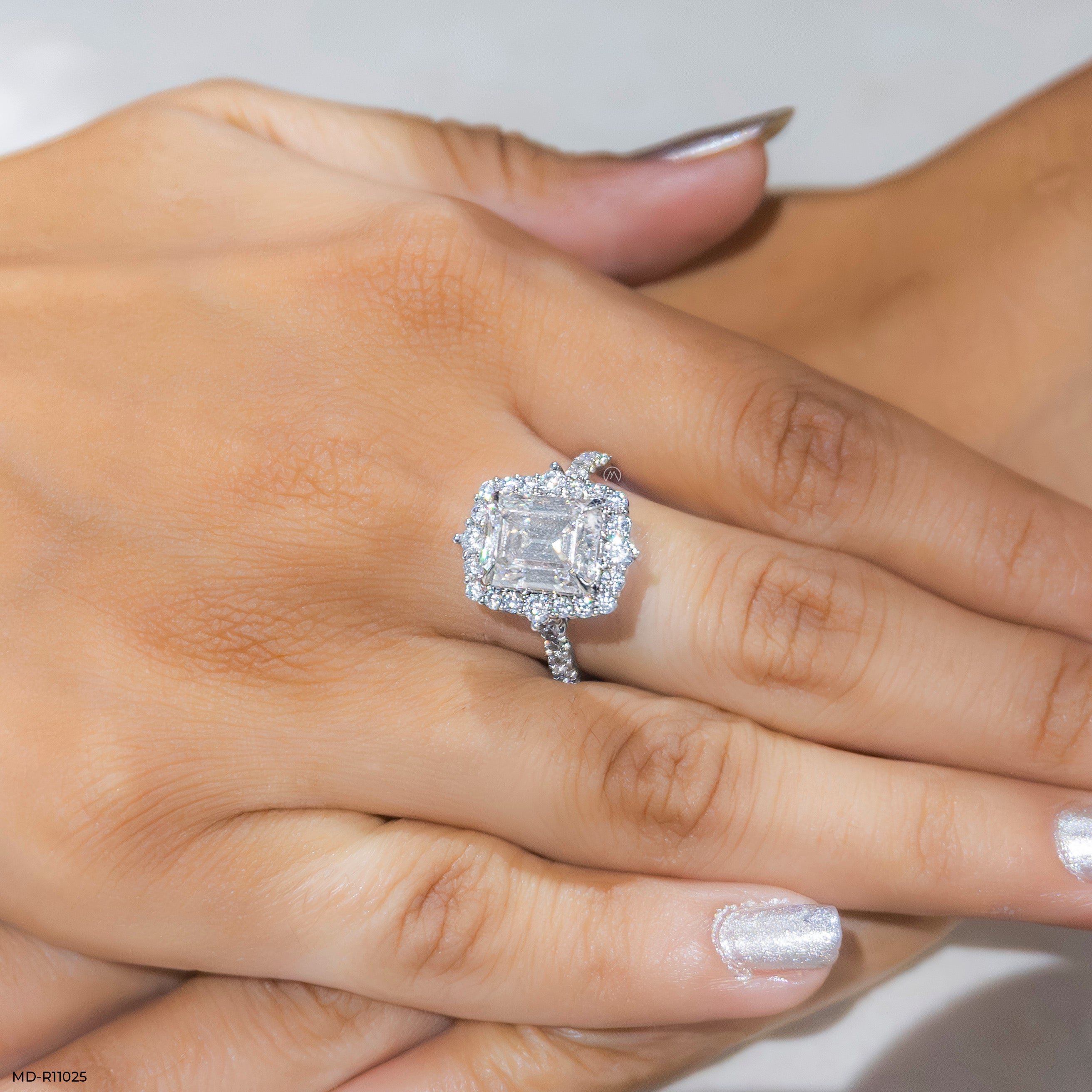 The Royal Radiance Ring 9K White Gold