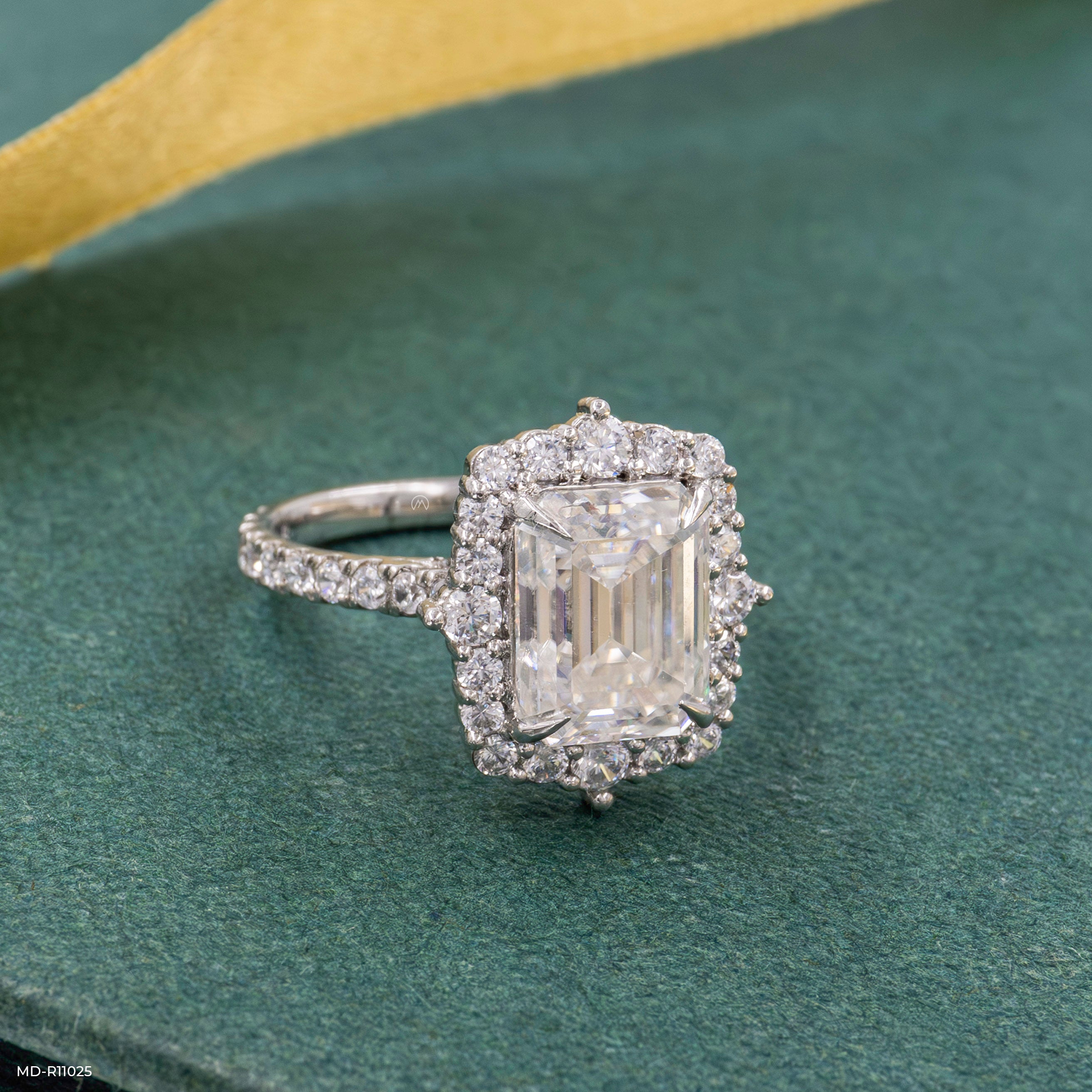 The Royal Radiance Ring 9K White Gold