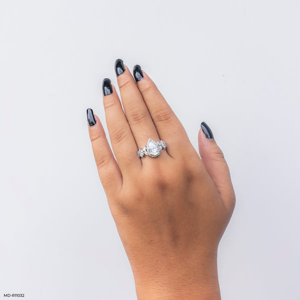 The Venus Ring 14K White Gold