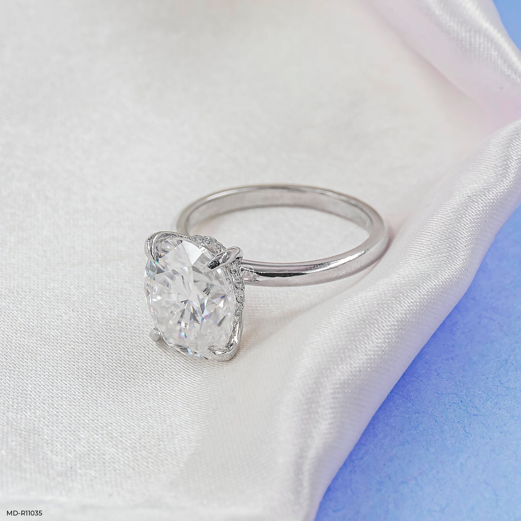 The Solitaire Oval Ring 14K White Gold