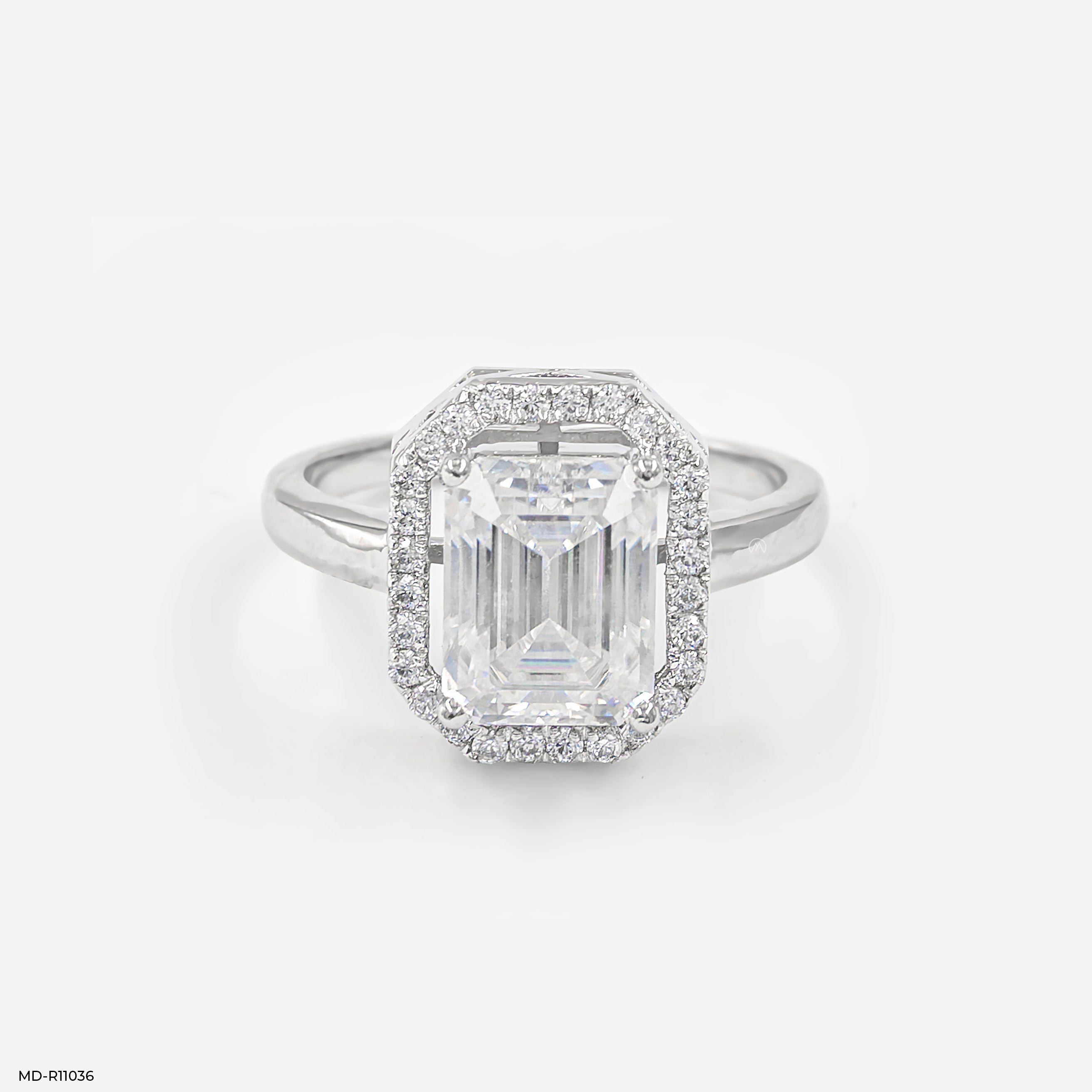 The Majestic Emerald Ring 9K White Gold