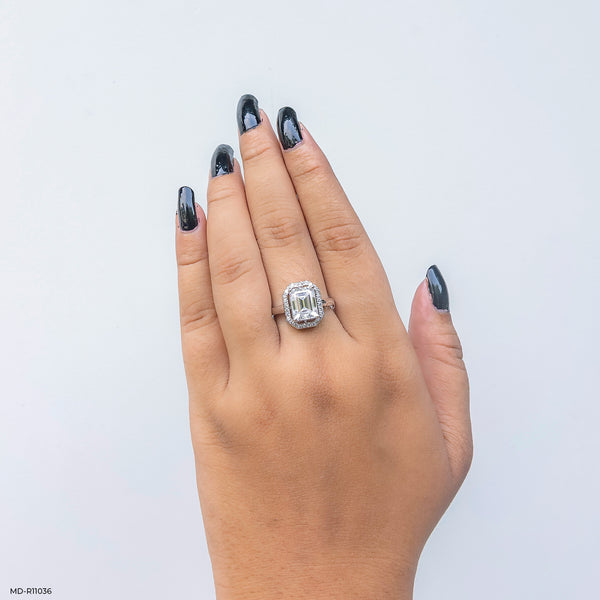 The Majestic Emerald Ring 14K White Gold