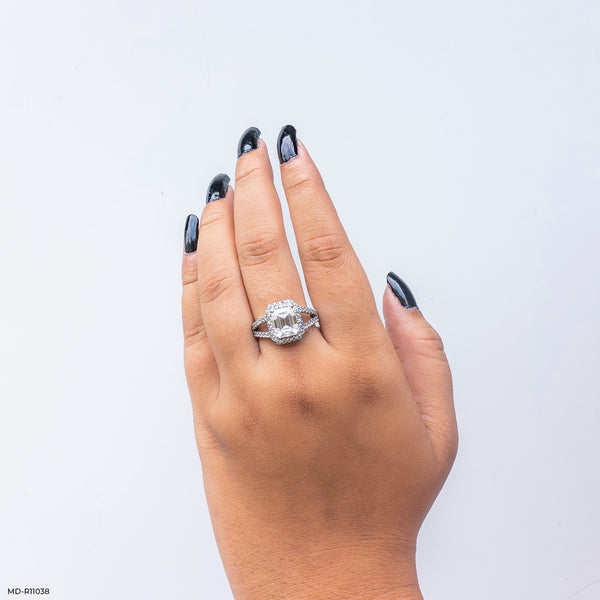 The Regal Split-Shank Ring 14K White Gold