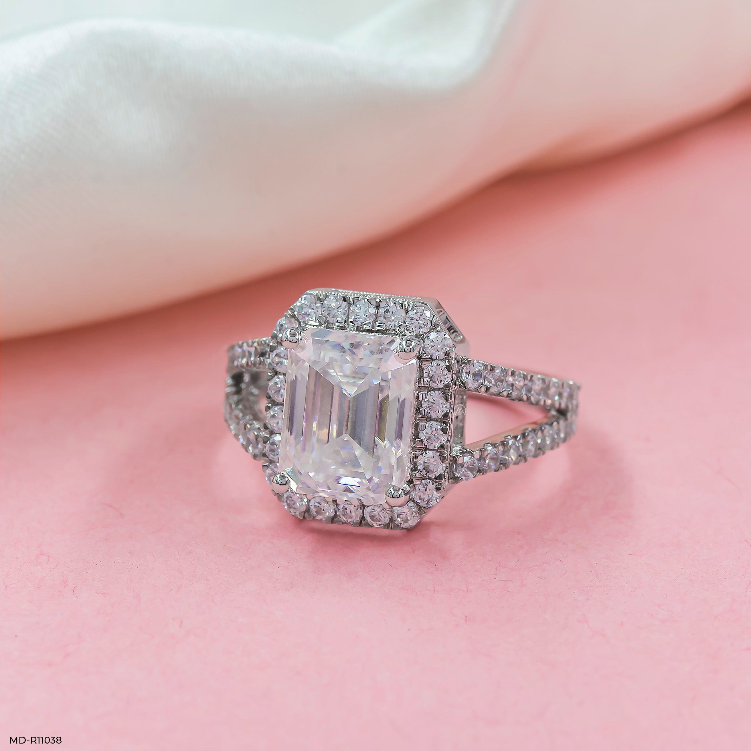 The Regal Split-Shank Ring