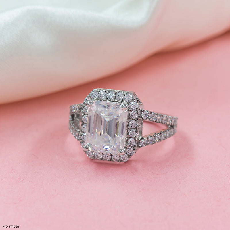 The Regal Split-Shank Ring 14K White Gold