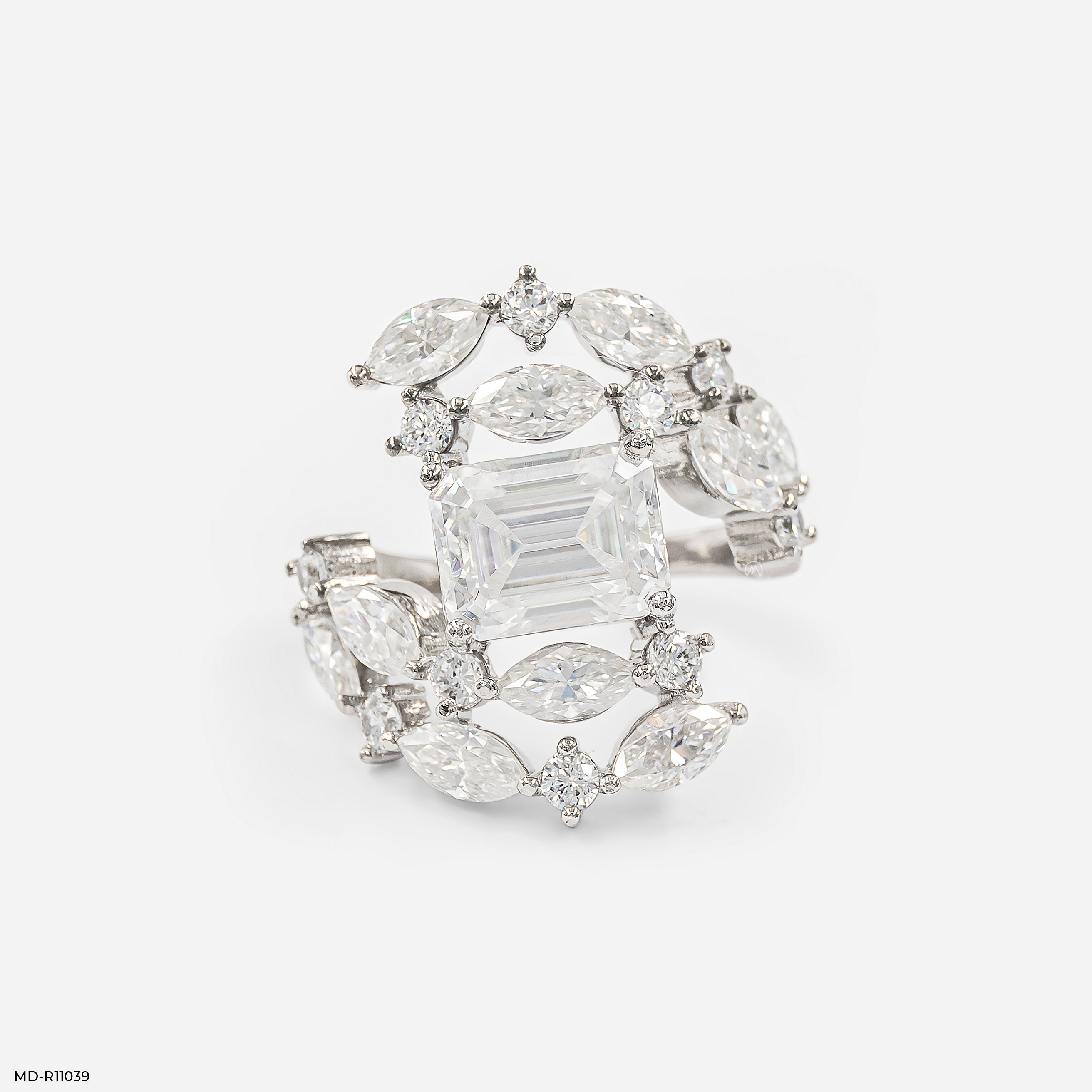 The Marquise Crest Ring 9K White Gold