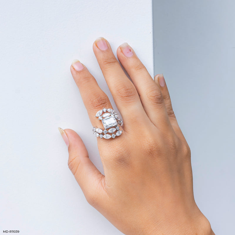 The Marquise Crest Ring 14K Yellow Gold