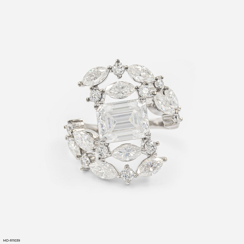 The Marquise Crest Ring 14K Yellow Gold