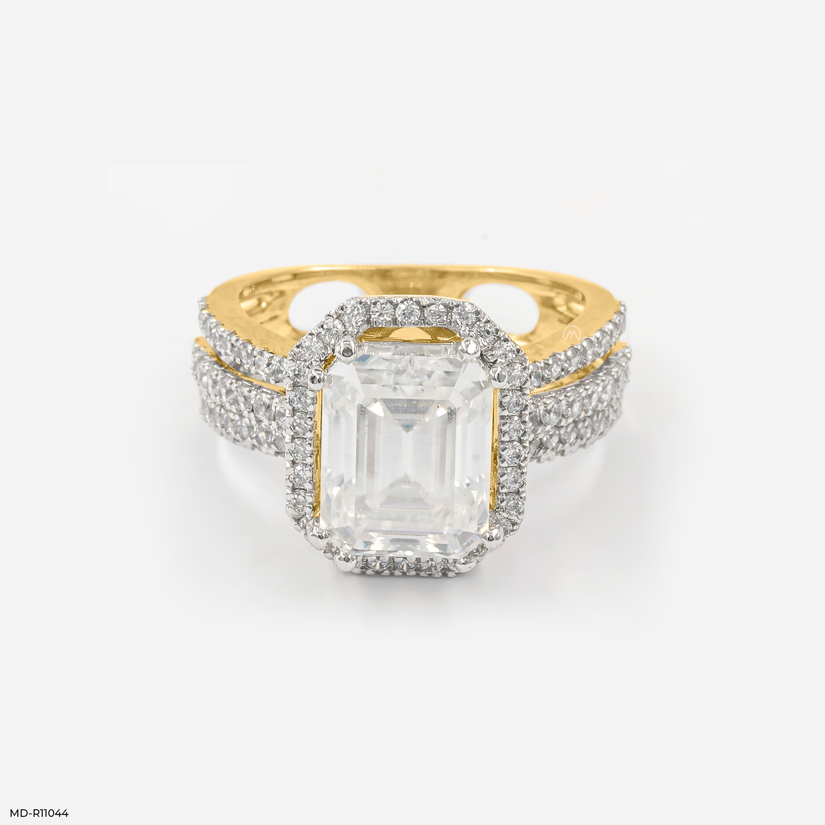 The Glacial Majesty Ring 14K Yellow Gold