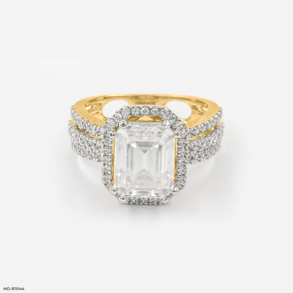 The Glacial Majesty Ring 18K Yellow Gold