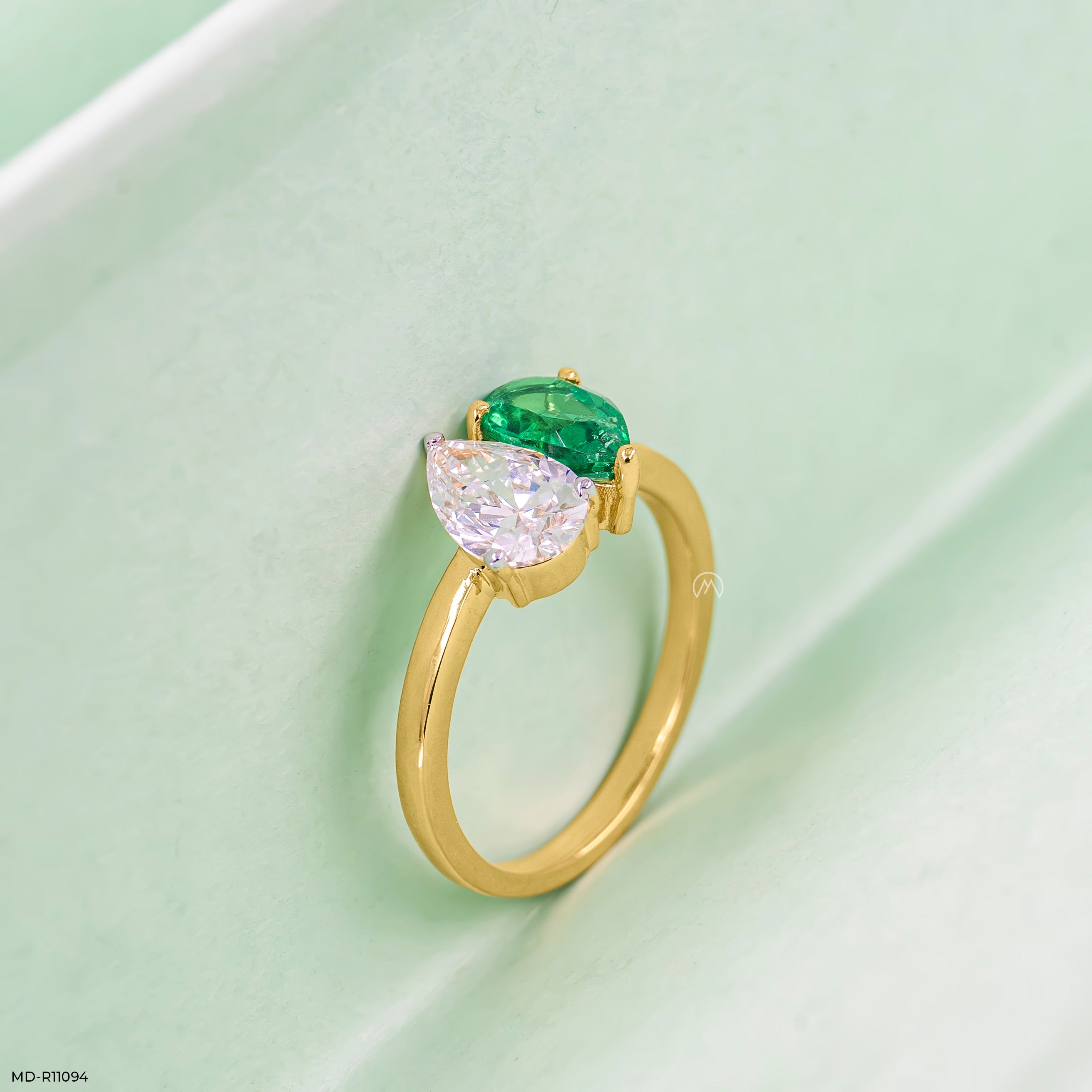 Toi Et Moi Solitaire Emerald Diamond Ring