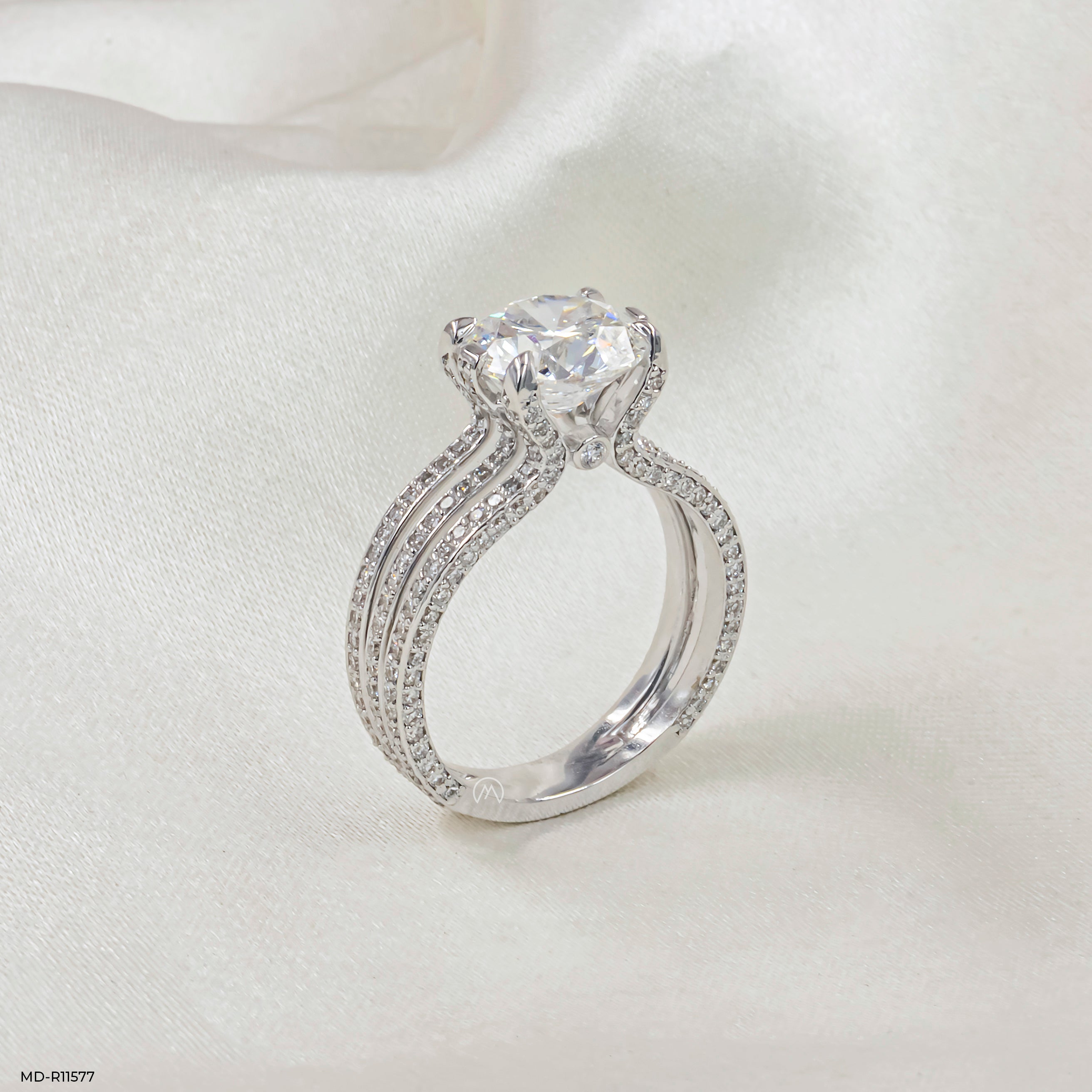 Crown Radiance Ring Platinum 950