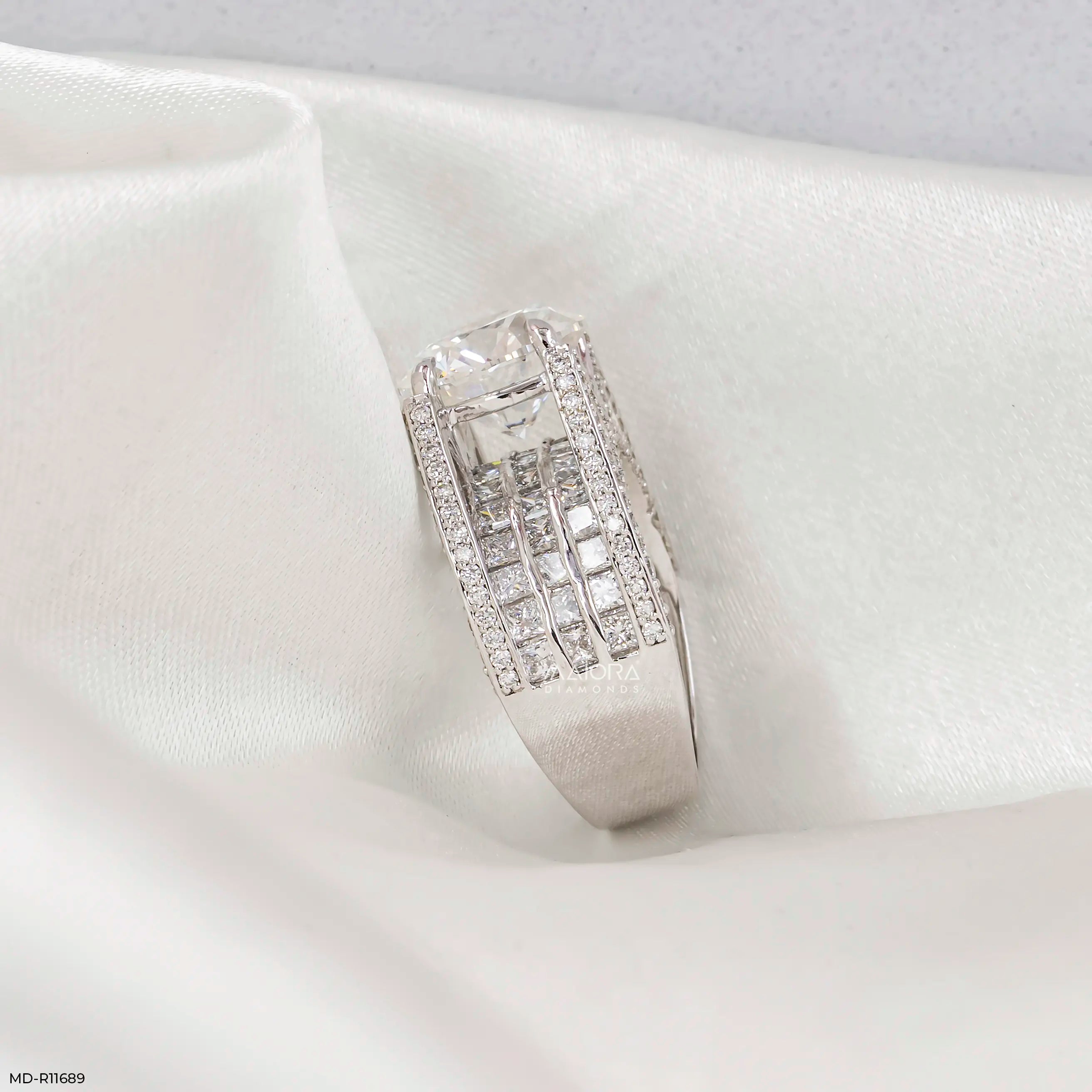 Velora Solitire Diamond Band Ring
