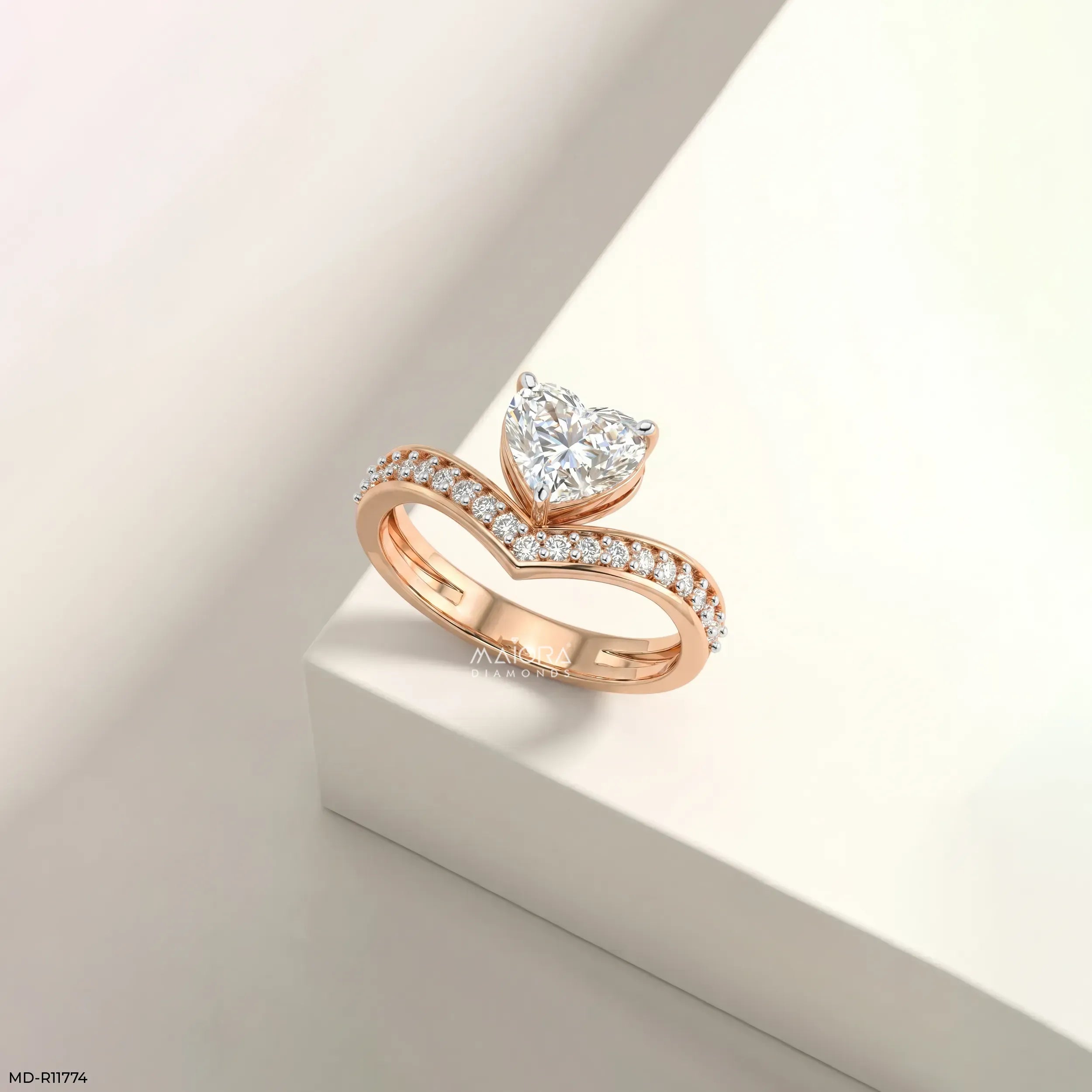 Love's Direction Vanki Diamond Ring 9K Yellow Gold