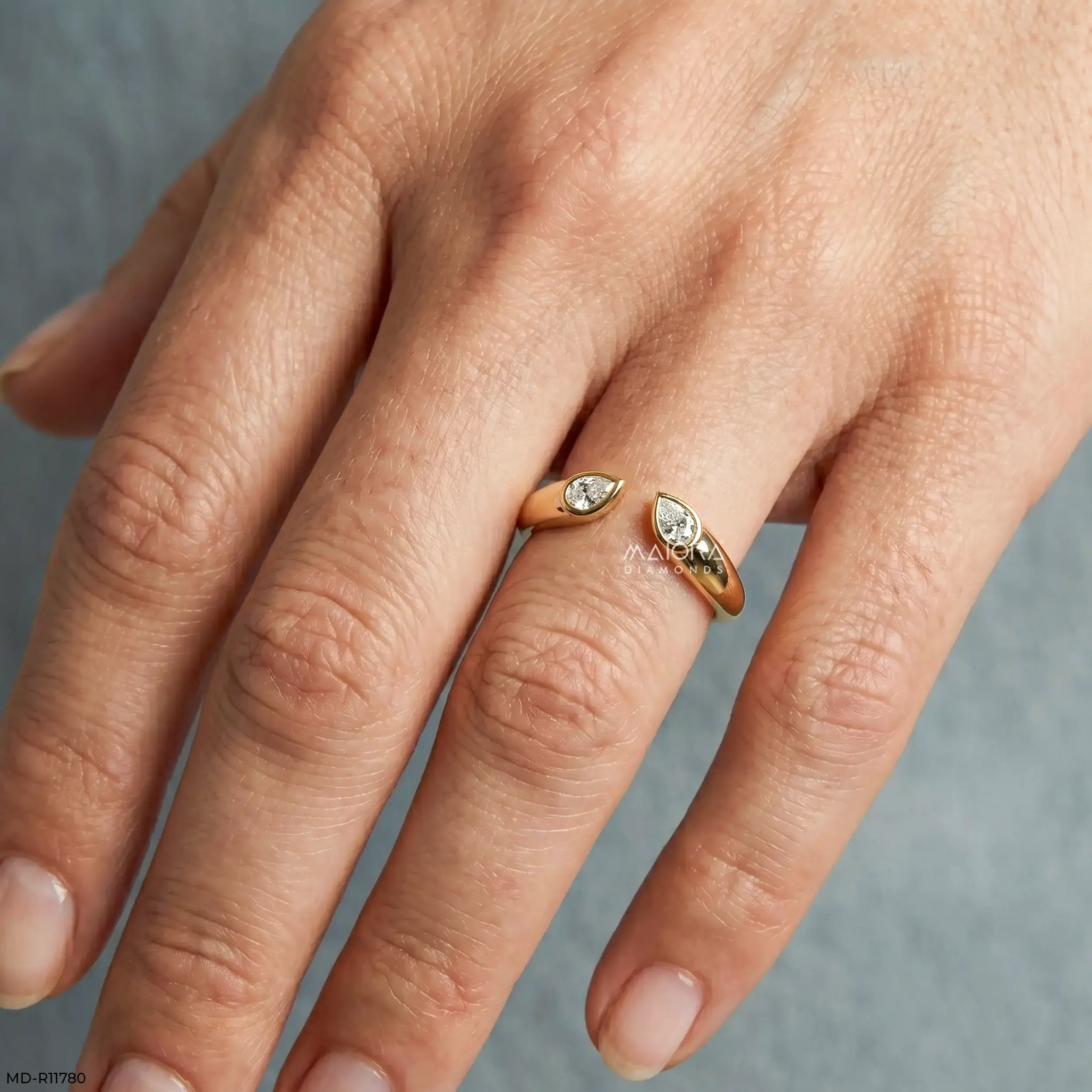 Open Cuff Flame Vanki Diamond Ring