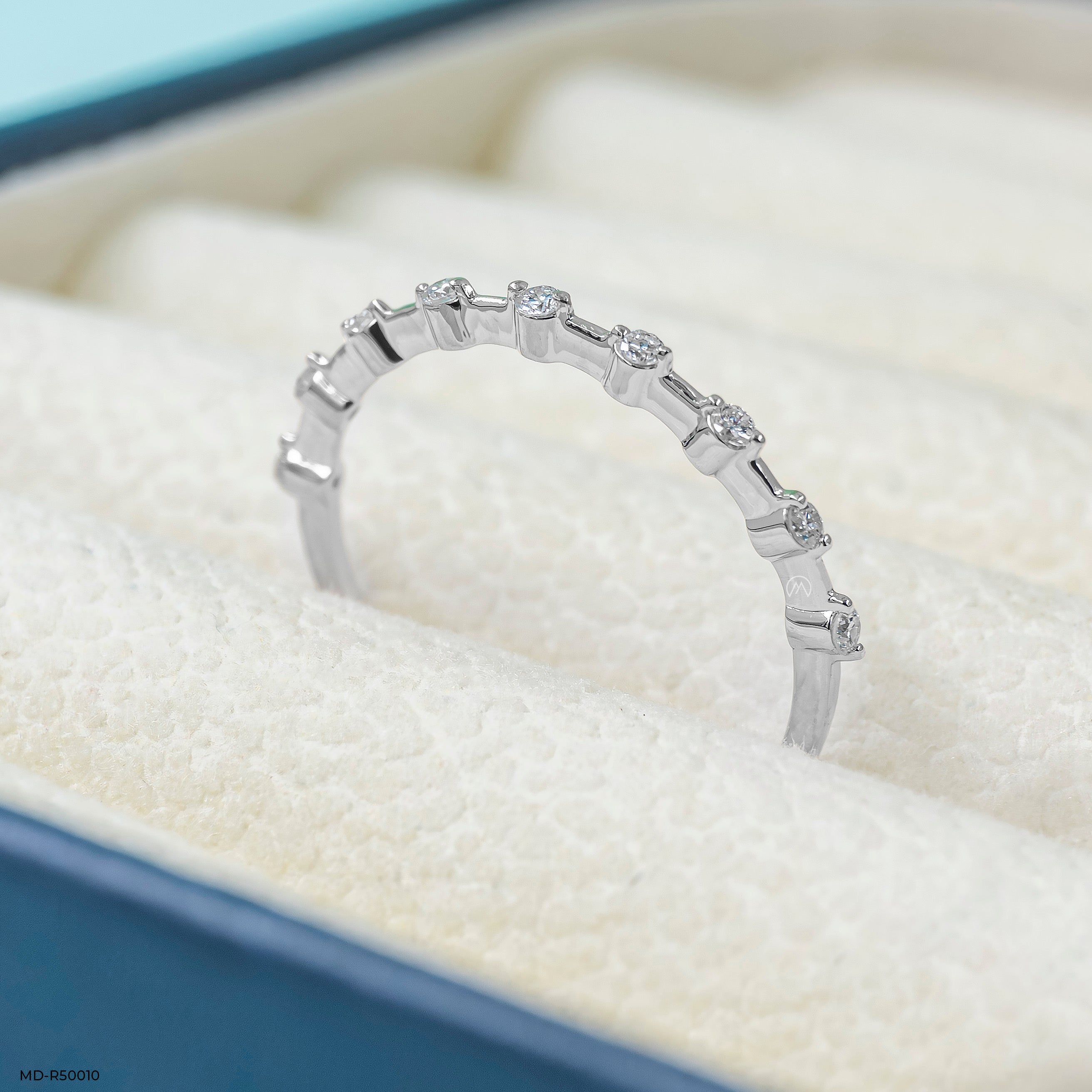Minimal Lab Diamond Ring