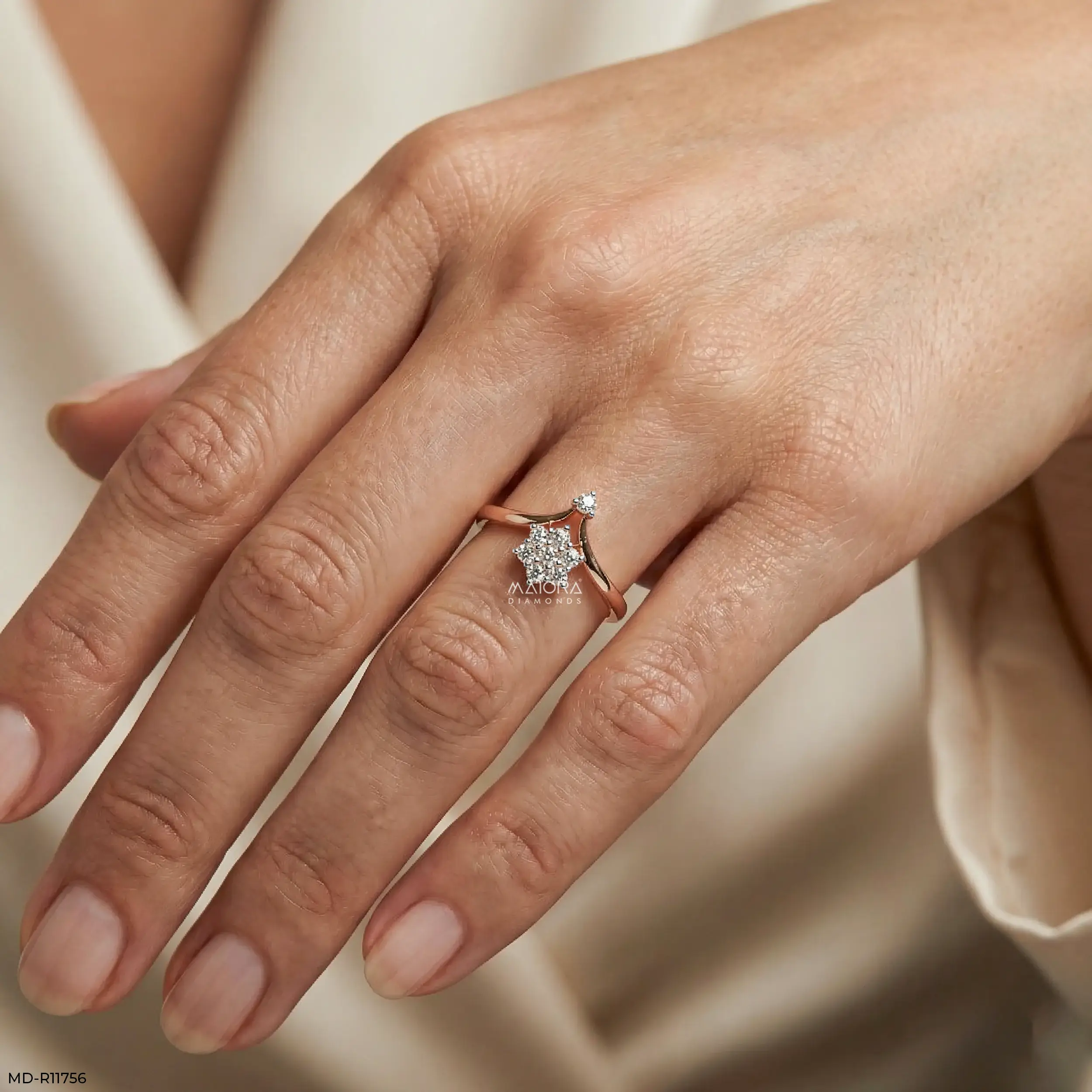 Shining V Flora Vanki Diamond Ring 9K Yellow Gold