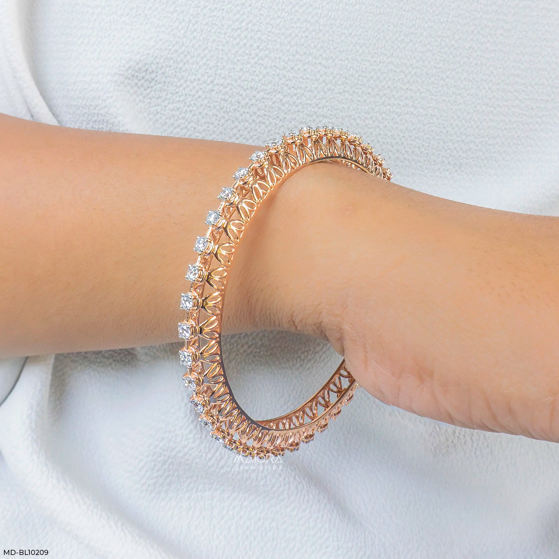 Stellar Dome Lattice Diamond Bangle 9K White Gold