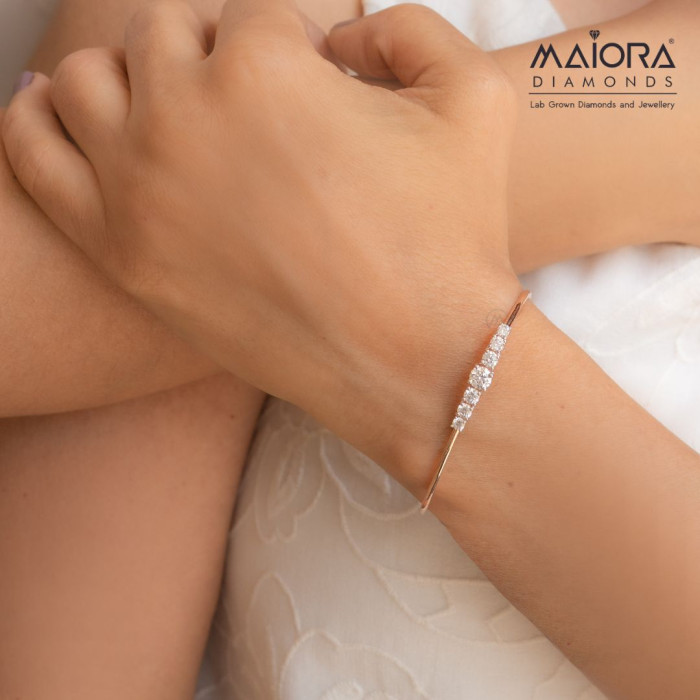 Clou Courbé Diamond Bracelet for Women | Saratti